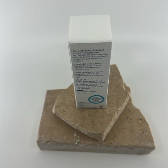 NIB. m-61 Hydraboost Serum 2.0 Hydrating B5 Peptide Serum. 1 fl oz. Bluemercury - Picture 3 of 3